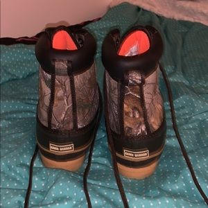 Boys Camo boots!!